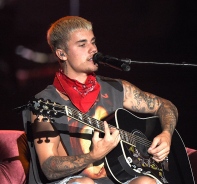 Justin Bieber singt auf seiner Purpose Tour den Worshipsong I could sing of your love forever