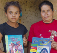 In Honduras werden berall Bibeln und Materialien dazu verteilt, um der Gewalt im Land entgegenzuwirken.