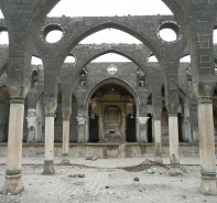 Die St.-Giragos-Kathedrale nach der ersten Zerstrung im Jahr 2008.