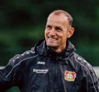 Heiko Herrlich ist momentan Trainer von Bayer 04 Leverkusen.