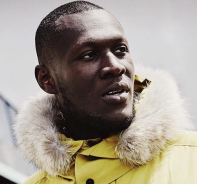Der US-Rapper Stormzy strmt momentan die Charts mit Blinded by your grace.