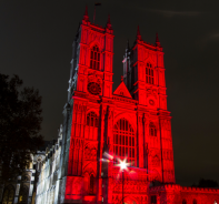 Bereits letztes Jahr wurden verschiedene Gebude in London in rotem Licht prsentiert.