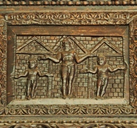 Holzrelief Christus am Kreuz