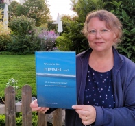 Kathrin Neuwirth mit ihrem Buch