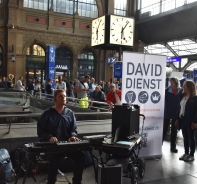 Gottes Lob auf Schweizer Bahnhfen mit dem David Dienst.