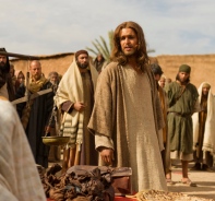 Jesus im Film Son of God vor einem Zllner