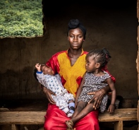 Nigerianische Frau mit Kinder (Symbolbild)