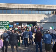 Proteste vor der Punto Luce-Gemeinde 