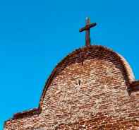 Kirche mit Kreuz