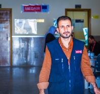 Dr. Muna, selbst 2014 geflchtet, arbeitet heute mit Medair an der irakisch-syrischen Grenze