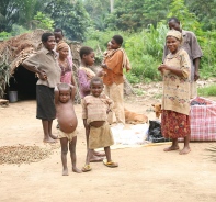 Baka-Pygmen im Tierreservat Dja in Kamerun