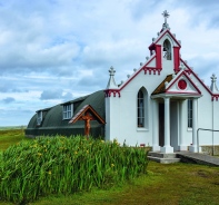 Die Kirche auf den Orkneyinseln (Bild: zVg)