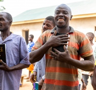 Freude ber eine Bibel in Ghana