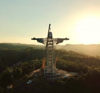 Christus, der Beschtzer-Statue