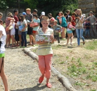 Abschied von einem Sommerlager fr Kinder aus ukrainischen Waisenhusern