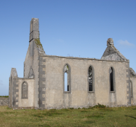 Eine protestantische Kirche als Ruine (Bild: Wikipedia)